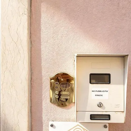 Aneli House *
